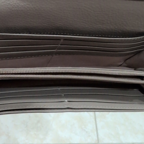 Radley London Beige Leather Wallet - Picture 8 of 12